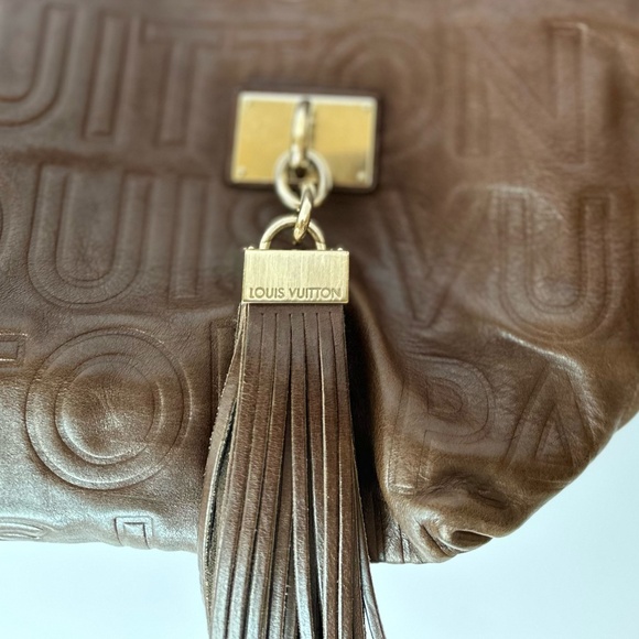 Louis Vuitton Limited Edition Paris Souple Whisper GM Tote - Picture 3 of 16